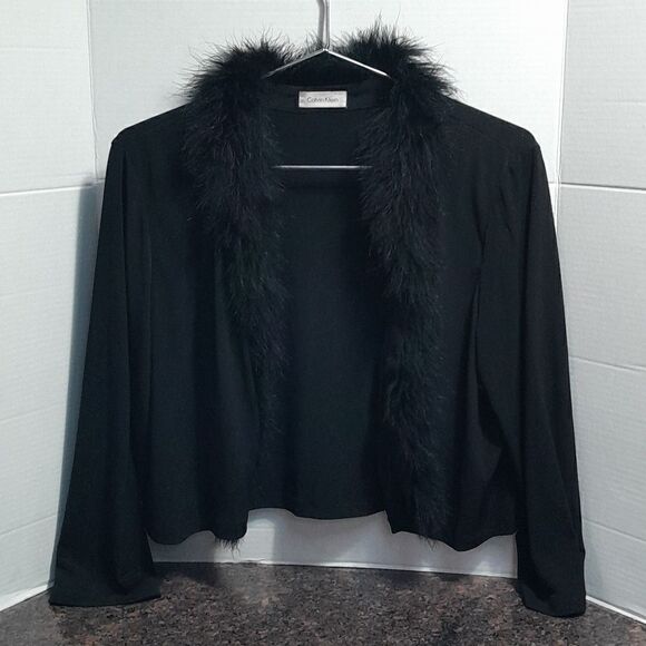 Calvin Klein Shrug...Size M...New - Picture 1 of 5